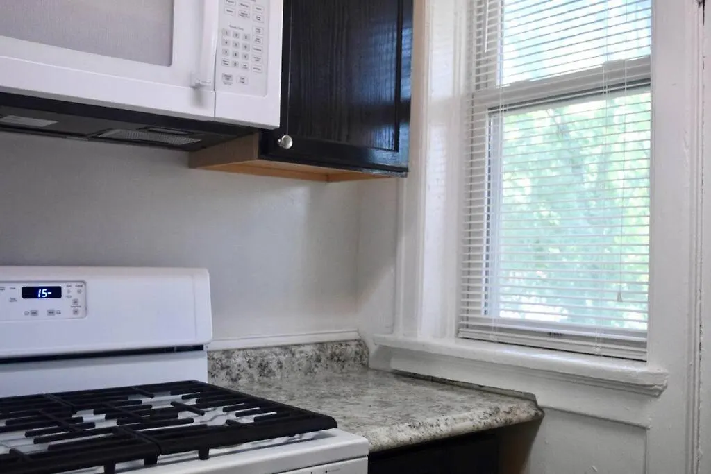 Beautiful Getaway In Saint Louis Apartment