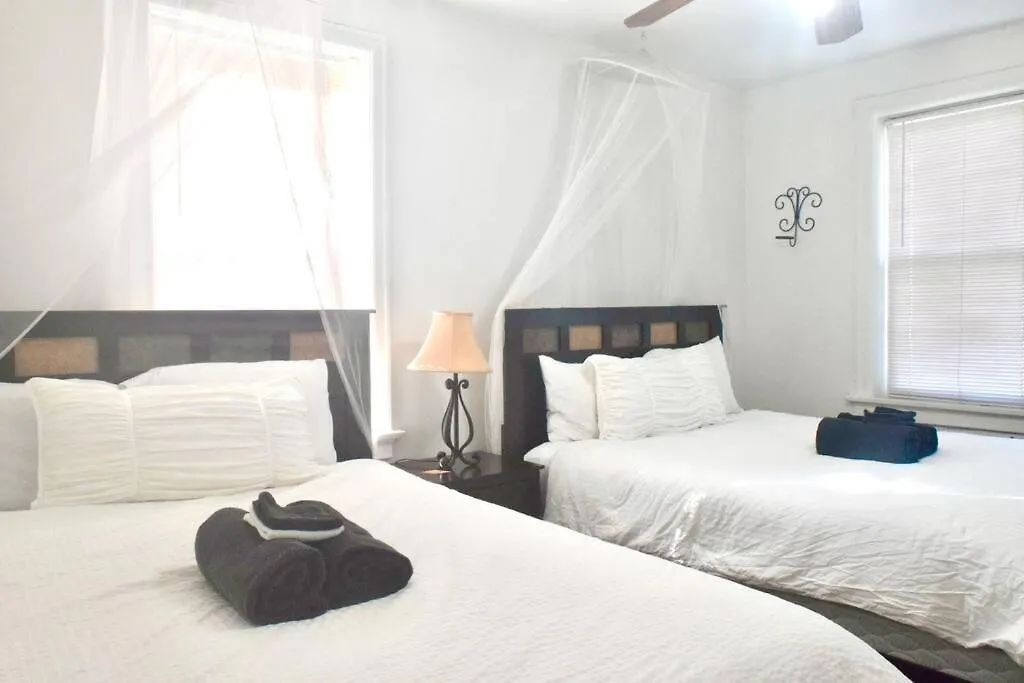 Beautiful Getaway In Saint Louis Apartment 0*,