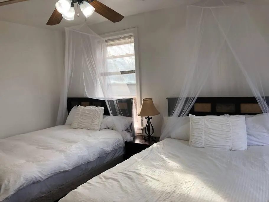 Beautiful Getaway In Saint Louis Apartment